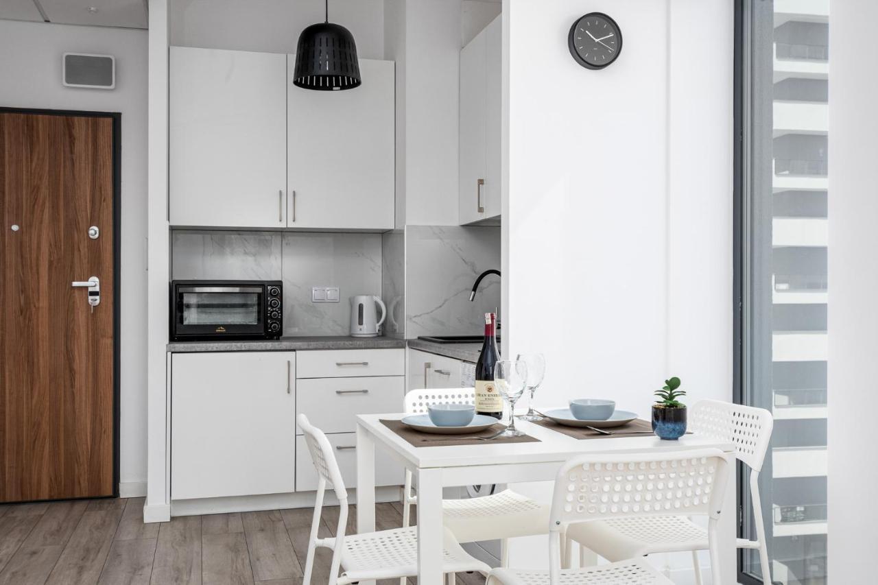 דירות ורשה Apartament Ks Wola Prymasa 407 מראה חיצוני תמונה