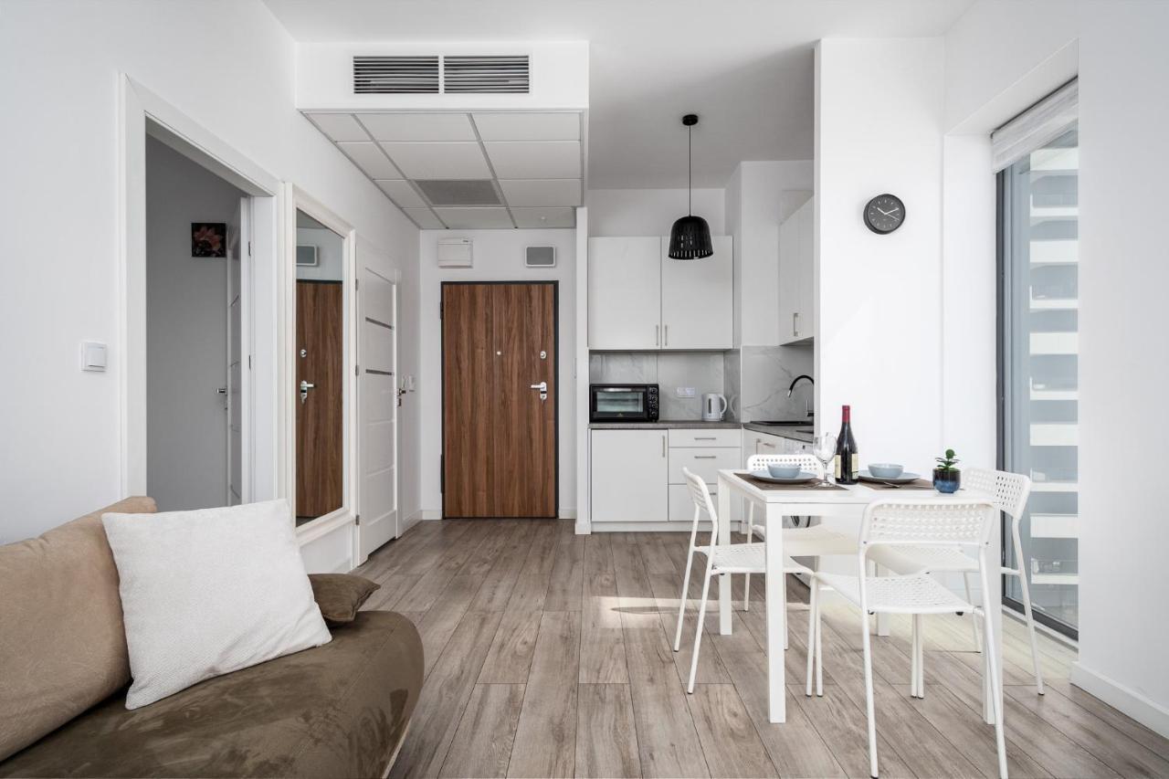 דירות ורשה Apartament Ks Wola Prymasa 407 מראה חיצוני תמונה