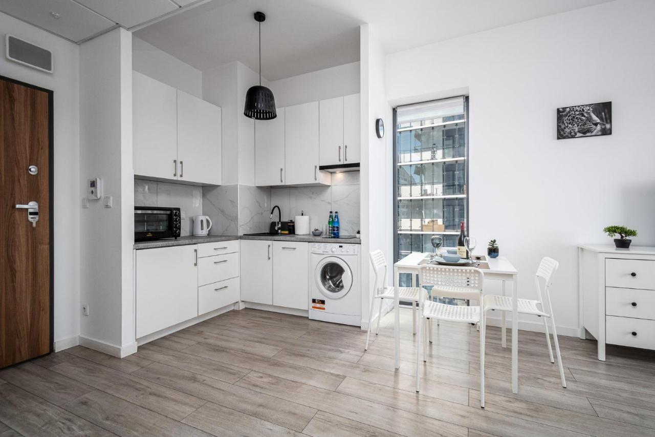 דירות ורשה Apartament Ks Wola Prymasa 407 מראה חיצוני תמונה