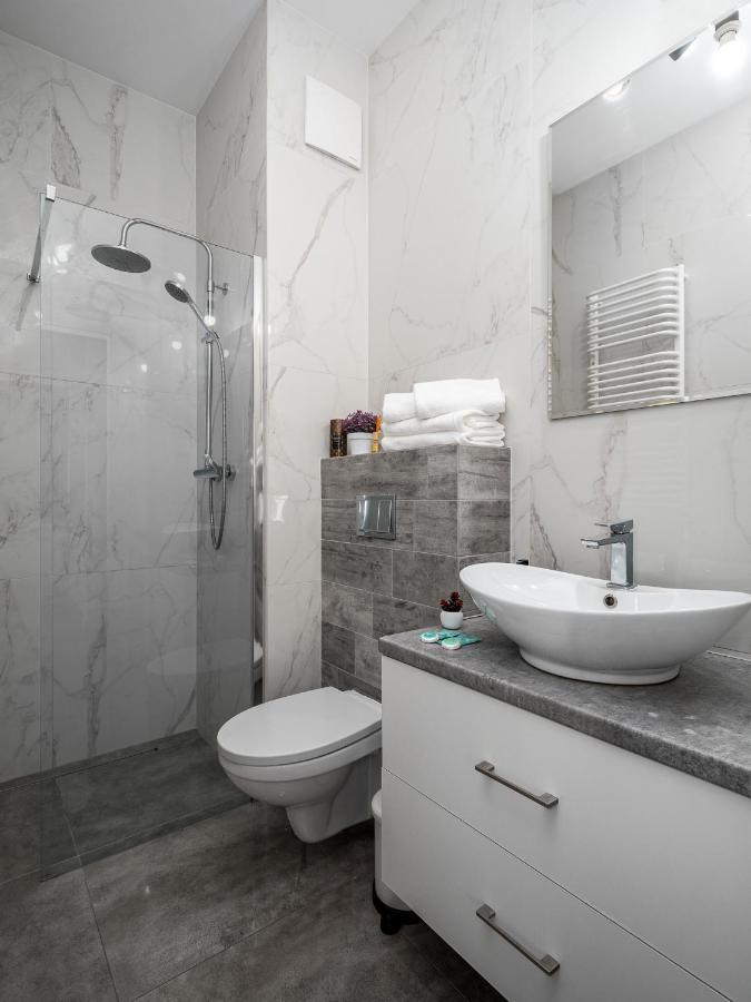 דירות ורשה Apartament Ks Wola Prymasa 407 מראה חיצוני תמונה